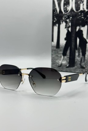 Miu Miu Siyah Unisex İthal Güneş Gözlüğü G3353-VLLZ Miu Miu Siyah Unisex İthal Güneş Gözlüğü G3353-VLLZ