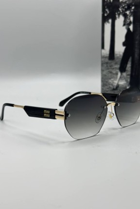 Miu Miu Siyah Unisex İthal Güneş Gözlüğü G3353-VLLZ Miu Miu Siyah Unisex İthal Güneş Gözlüğü G3353-VLLZ