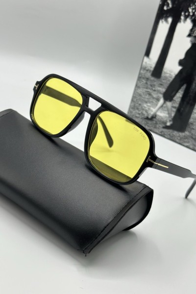 Tom Ford Siyah Çerçeve Sarı Cam Unisex Güneş Gözlüğü G1979-VLL Tom Ford Siyah Çerçeve Sarı Cam Unisex Güneş Gözlüğü G1979-VLL
