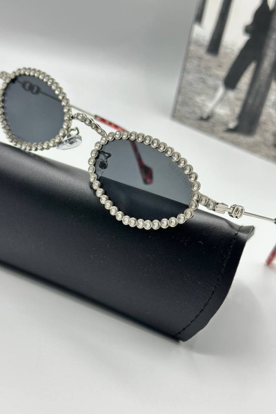 Valentino Taşlı Gümüş Kırmızı Kadın Güneş Gözlük G3244-EMN Valentino Taşlı Gümüş Kırmızı Kadın Güneş Gözlük G3244-EMN